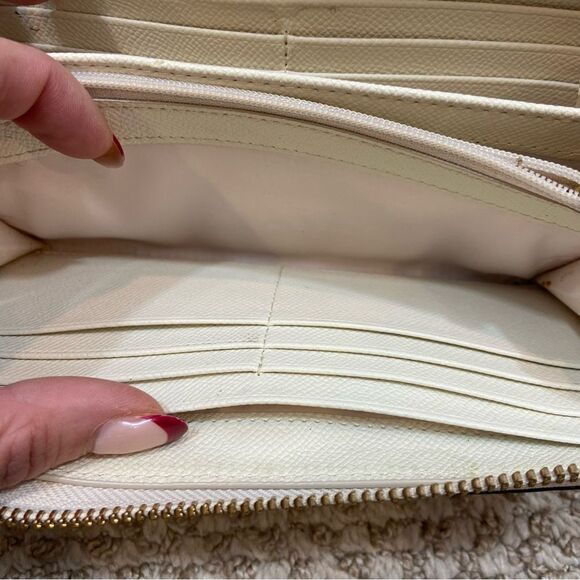 Coach Cream Colored‎ Leather Gold Studded Zipper Wallet - Picture 11 of 14